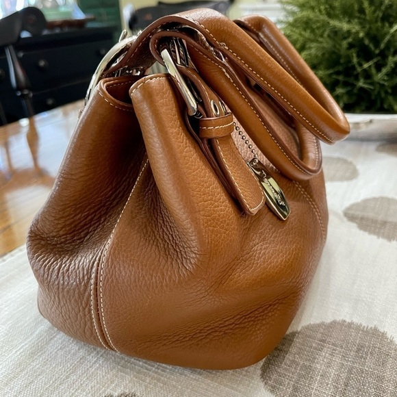 TIGNANELLO, NWOT, STYLISH BROWN LEATHER TOTE WITH DOUBLE HANDLES. - Picture 8 of 9